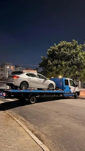 Guincho 24 horas rebocando carro na cidade